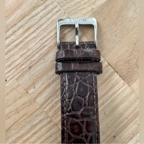 Seiko Solar Men’s Watch Two-Tone Case White Dial Brown Leather Strap Date Window - Picture 9 of 14